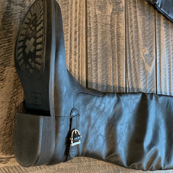 Elegant Black Over the Knee Boots - Picture 2 of 3